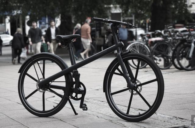 Image of the Honbike Uni4 in front of the Guildhall bike racks in Norwich City Centre, UK. 